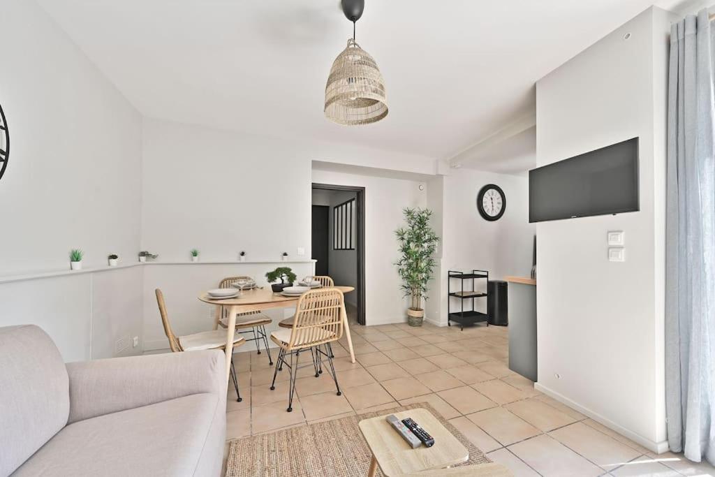 L'Olivier - 2 Terrasses - Clim Ac - Wifi - Proche Theatres Apartment อาวีญง ภายนอก รูปภาพ