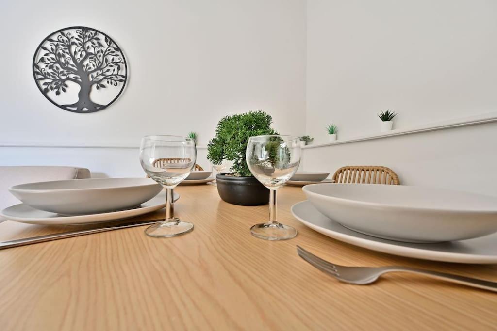 L'Olivier - 2 Terrasses - Clim Ac - Wifi - Proche Theatres Apartment อาวีญง ภายนอก รูปภาพ