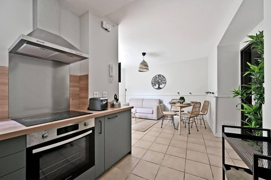 L'Olivier - 2 Terrasses - Clim Ac - Wifi - Proche Theatres Apartment อาวีญง ภายนอก รูปภาพ