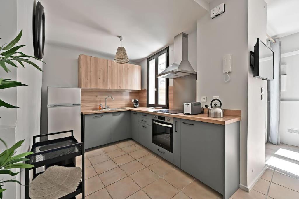 L'Olivier - 2 Terrasses - Clim Ac - Wifi - Proche Theatres Apartment อาวีญง ภายนอก รูปภาพ